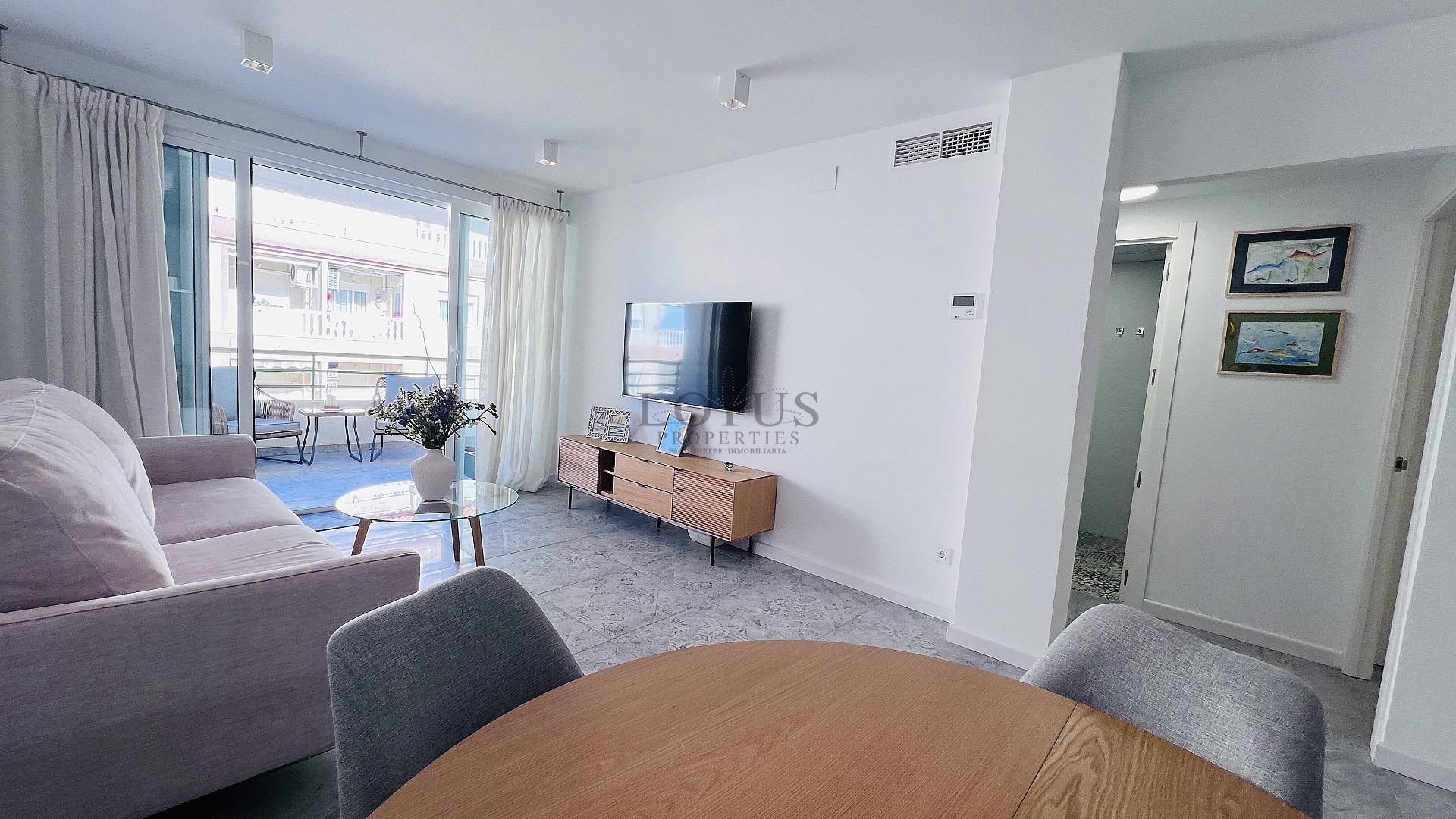 Stilren, renoverad bostad endast 140 meter från stranden i La Mata - Lotus Properties