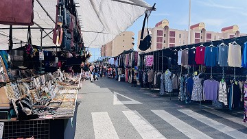 Stilren, renoverad bostad endast 140 meter från stranden i La Mata - Lotus Properties