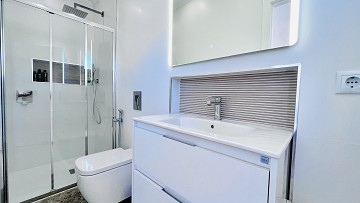 Charmigt radhus med tre sovrum och gemensam pool – nära allt du behöver! - Lotus Properties