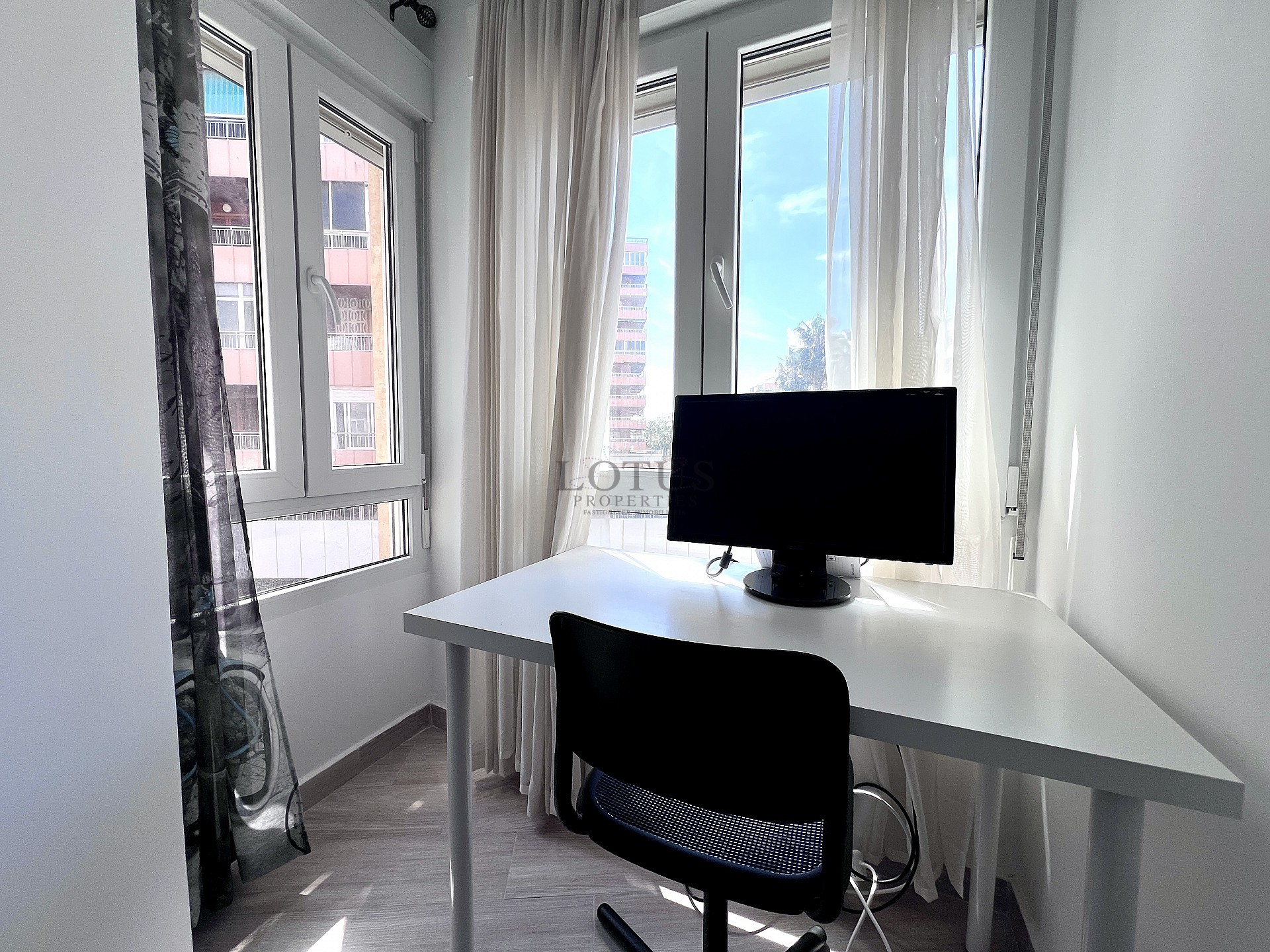 FANTASTISK LÄGENHET 30 METER TILL HAVET - Lotus Properties